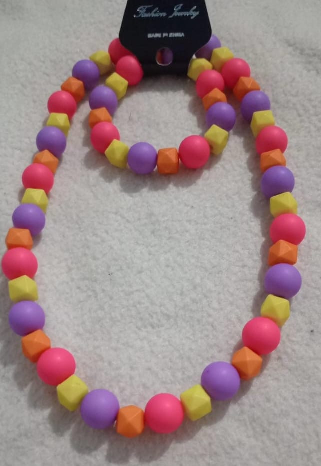 Vibrant Multi-Color Pearl Necklace – A Blend of Elegance and Style